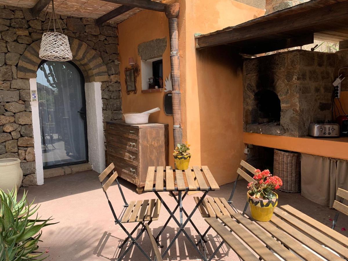 Cactus B&B Le Casette Di Marilena パンテレリア エクステリア 写真